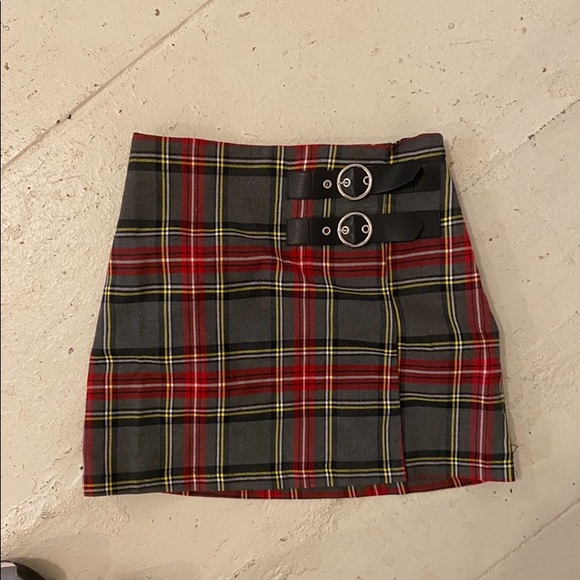Plaid mini skirt like new - Picture 2 of 5